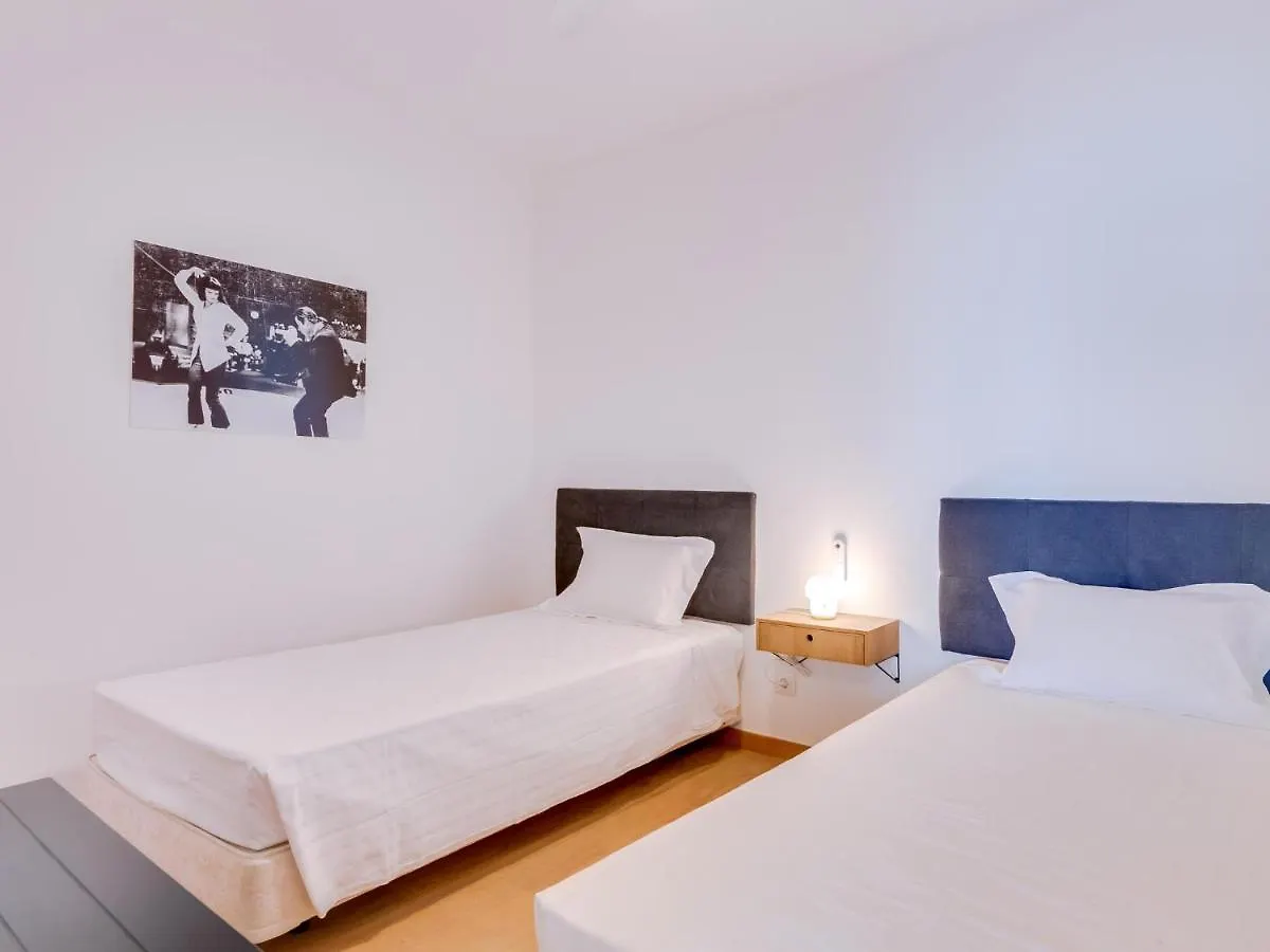 Al - Apartamento Girassol Beach Front Quarteira 0*,  Portugal