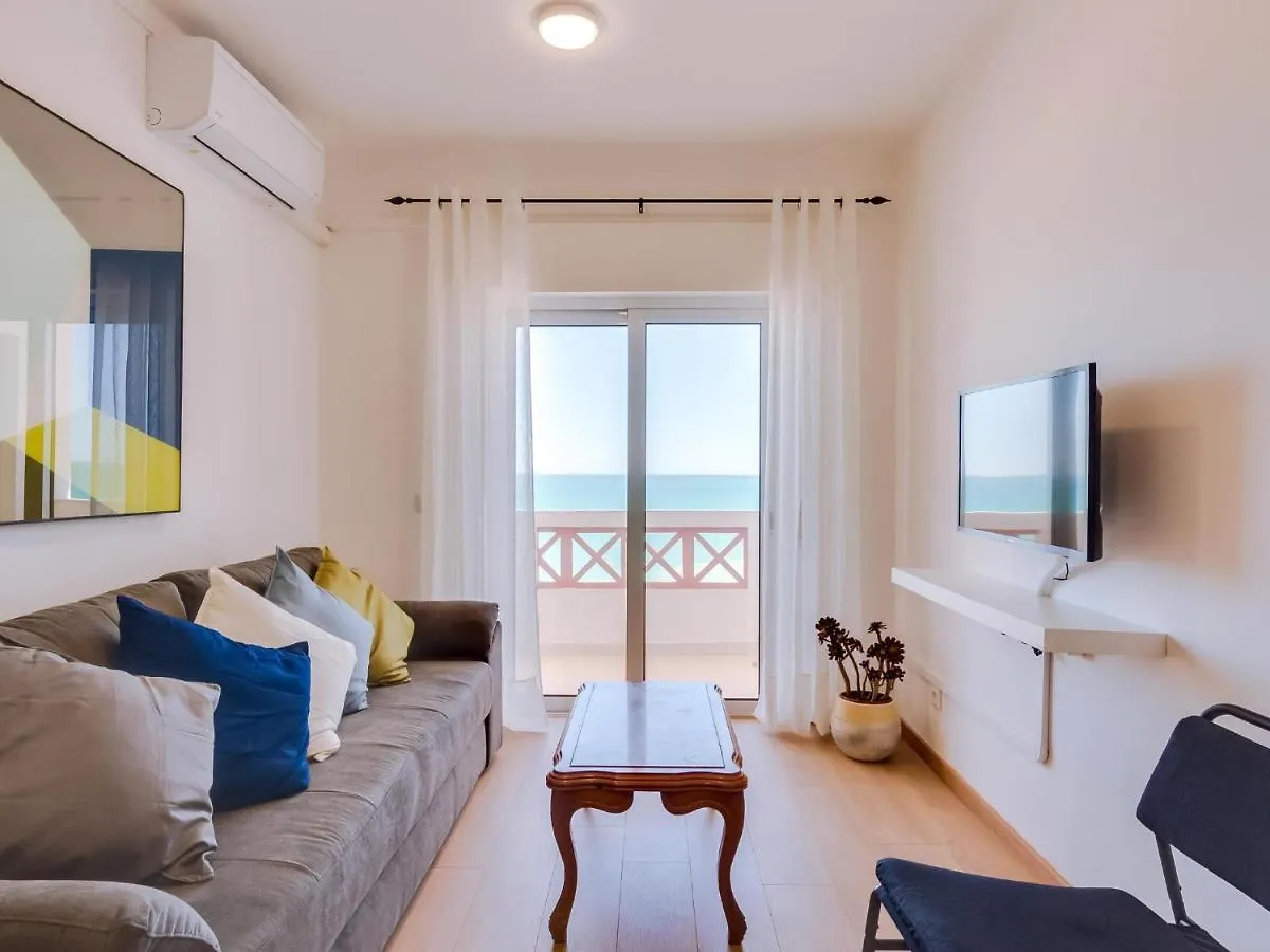 Al - Apartamento Girassol Beach Front Quarteira Apartment