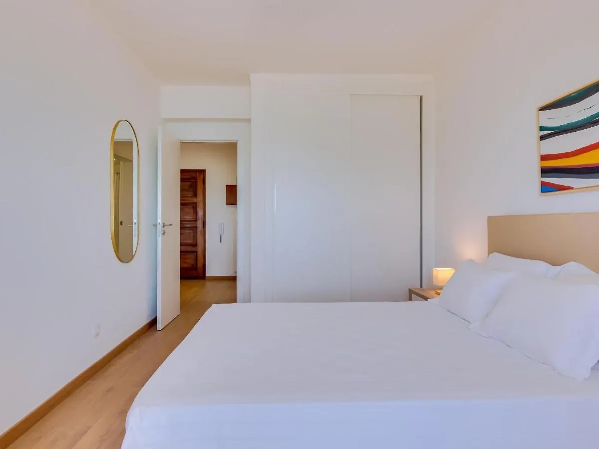 Al - Apartamento Girassol Beach Front Quarteira Apartment