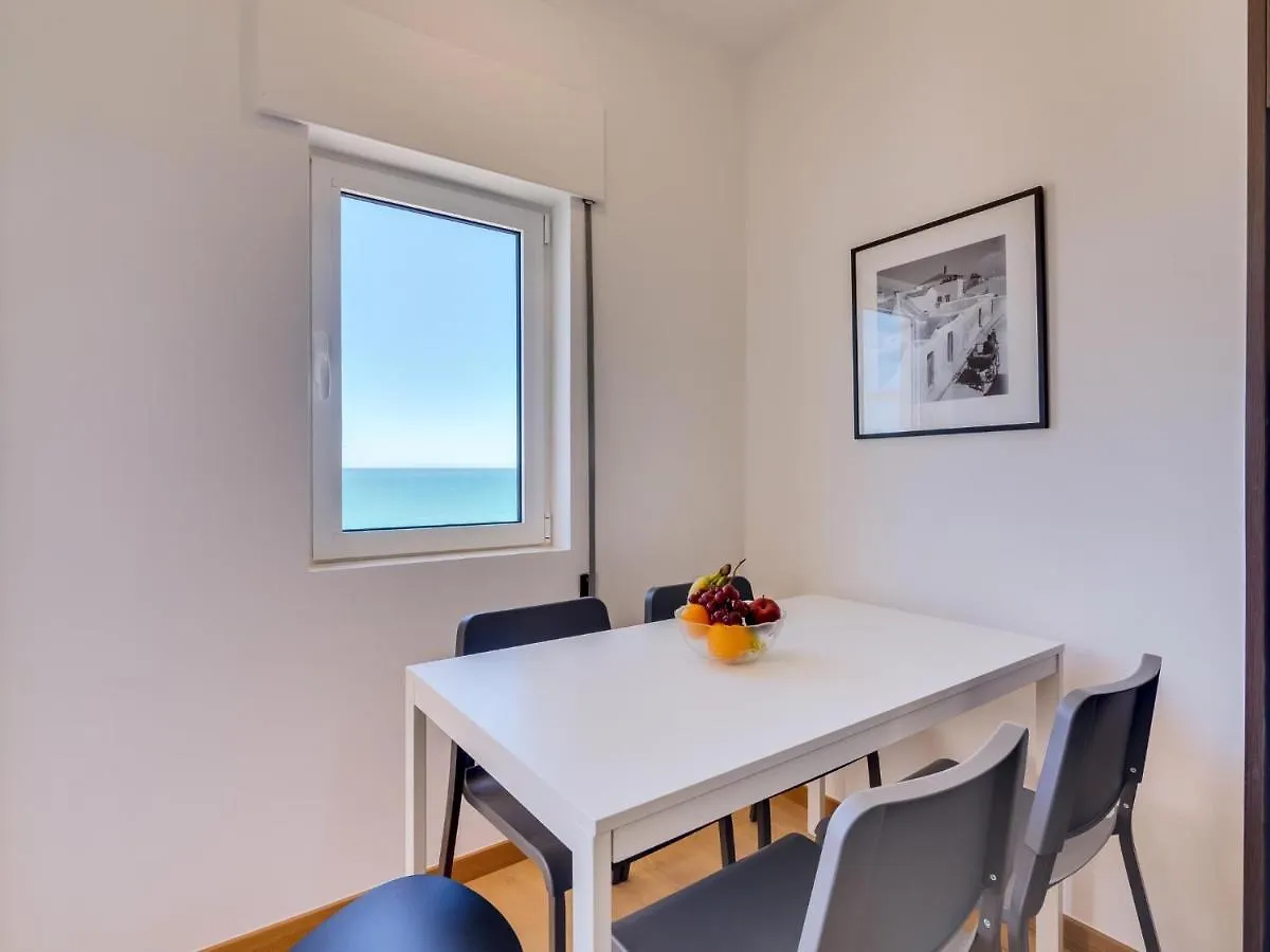 Al - Apartamento Girassol Beach Front Quarteira