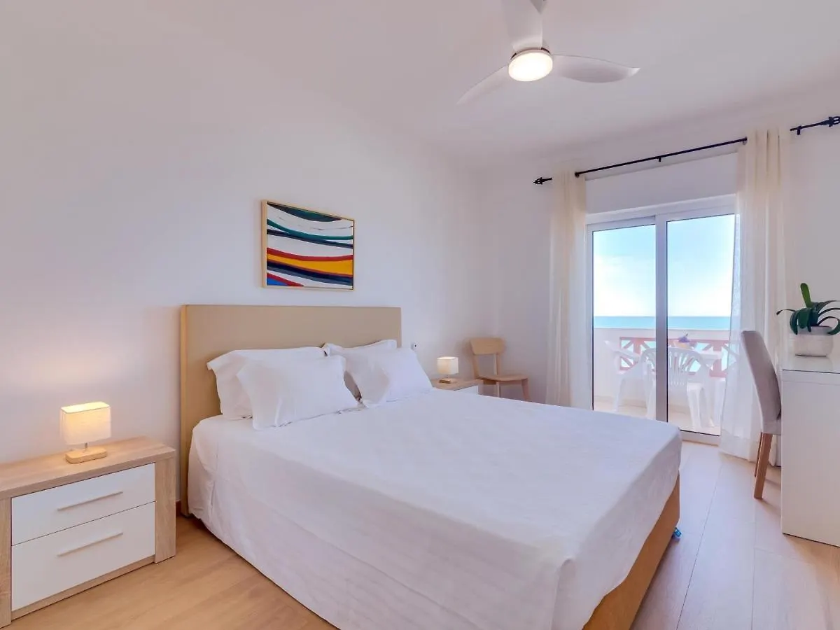 Al - Apartamento Girassol Beach Front Quarteira Portugal